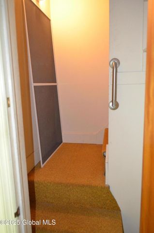 35 Evelyn Avenue, Amsterdam, NY 12010