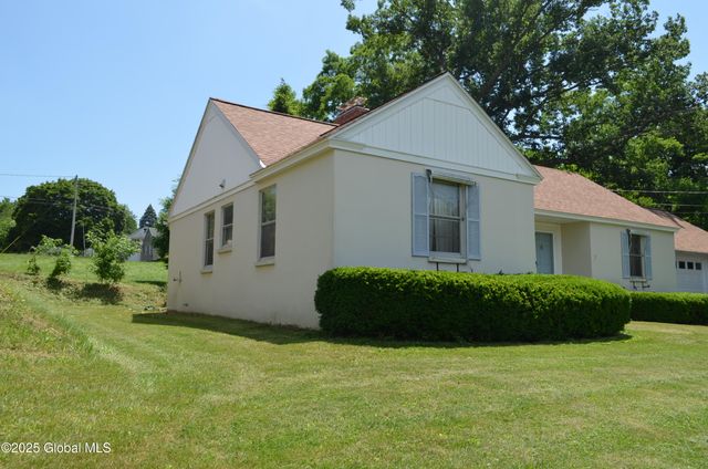 35 Evelyn Avenue, Amsterdam, NY 12010