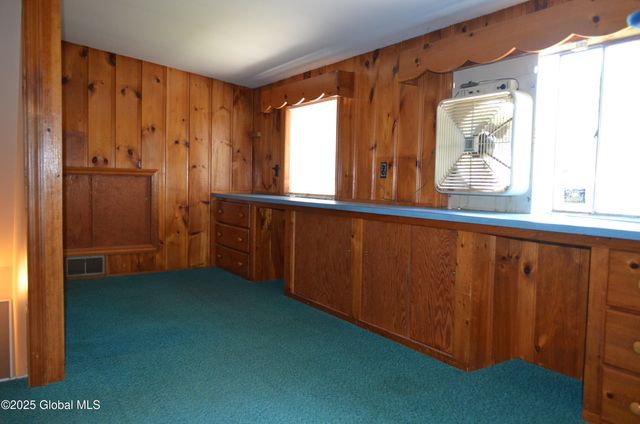 35 Evelyn Avenue, Amsterdam, NY 12010