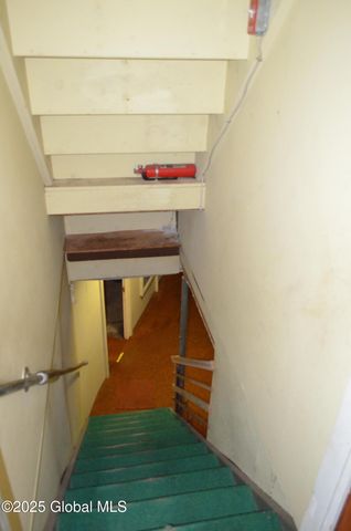 35 Evelyn Avenue, Amsterdam, NY 12010