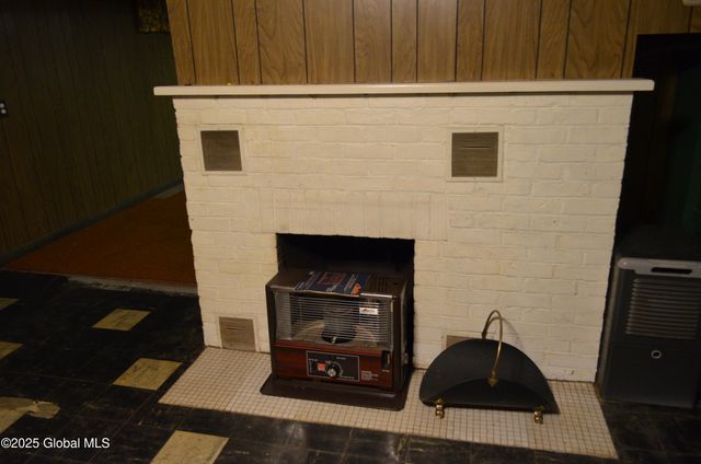 35 Evelyn Avenue, Amsterdam, NY 12010