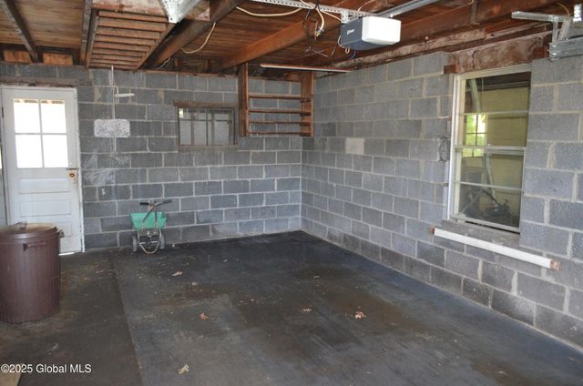 35 Evelyn Avenue, Amsterdam, NY 12010