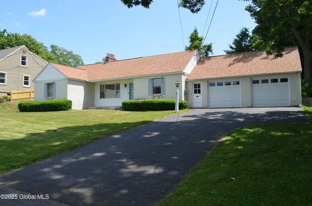 35 Evelyn Avenue, Amsterdam, NY 12010