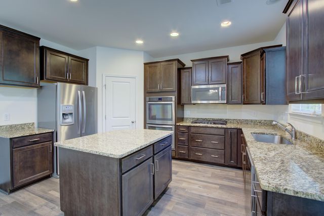 104 Elliott Creek Lane, Summerville, SC 29485