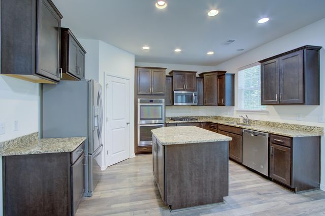 104 Elliott Creek Lane, Summerville, SC 29485