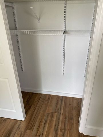 27 Salem St 1C, Woburn, MA 01801