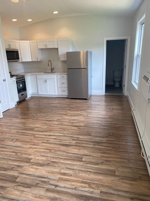 27 Salem St 1C, Woburn, MA 01801