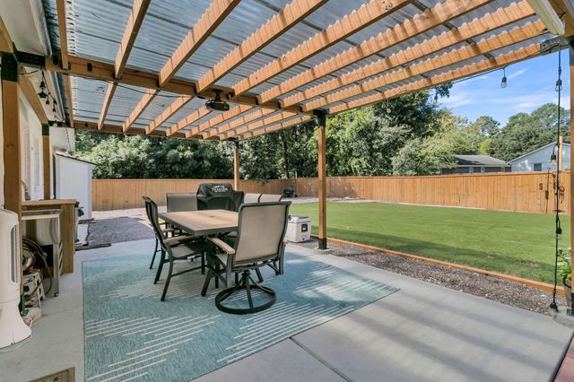 1011 Nottingham Drive, Charleston, SC 29407