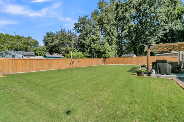 1011 Nottingham Drive, Charleston, SC 29407