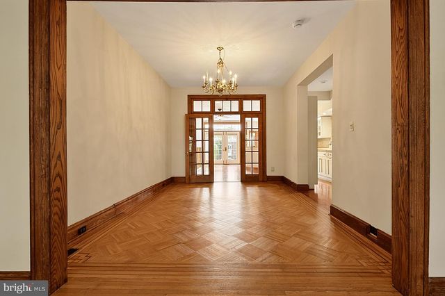 221 E ST SE, Washington, DC 20003