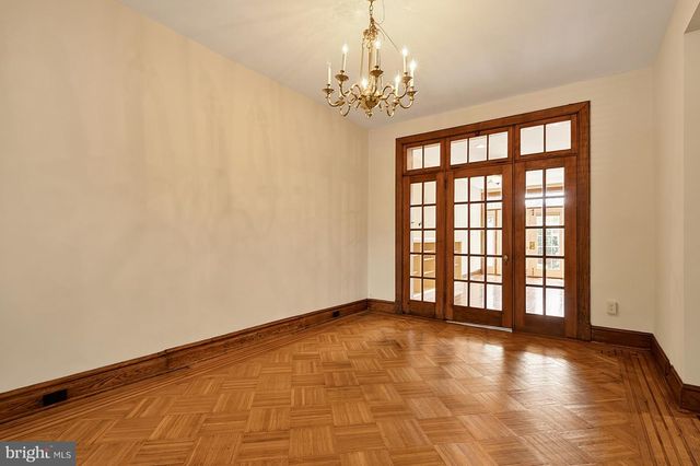 221 E ST SE, Washington, DC 20003