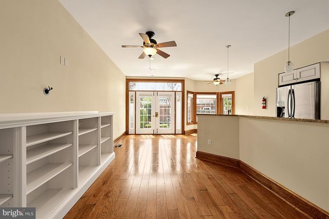 221 E ST SE, Washington, DC 20003