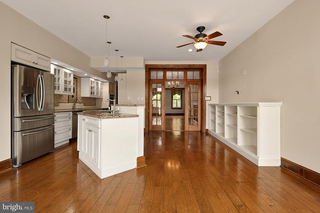 221 E ST SE, Washington, DC 20003