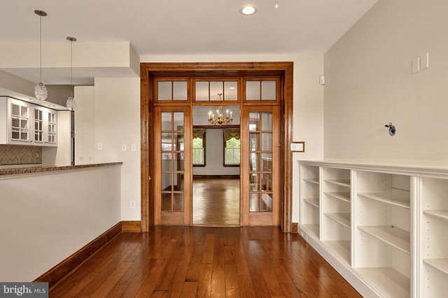 221 E ST SE, Washington, DC 20003