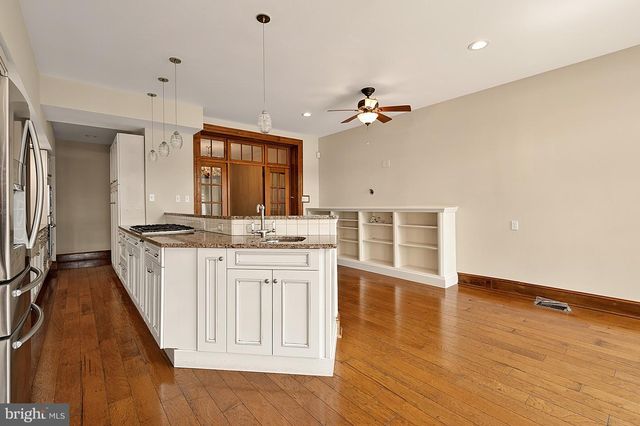 221 E ST SE, Washington, DC 20003