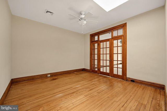 221 E ST SE, Washington, DC 20003