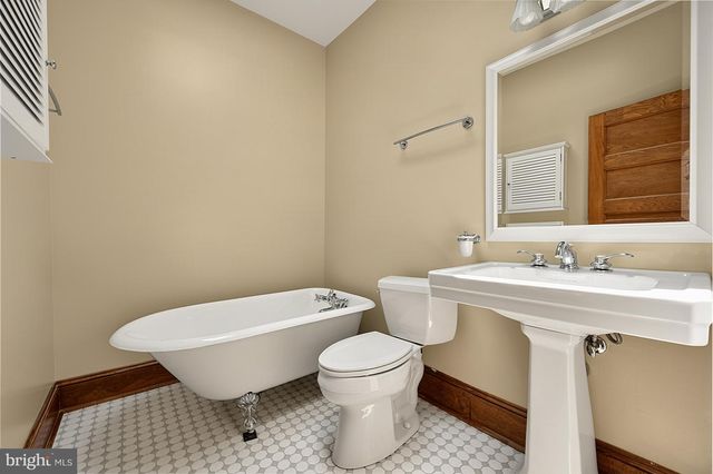 221 E ST SE, Washington, DC 20003