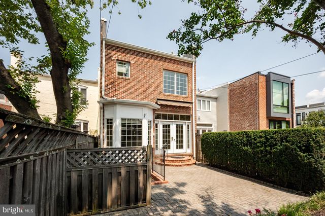 221 E ST SE, Washington, DC 20003