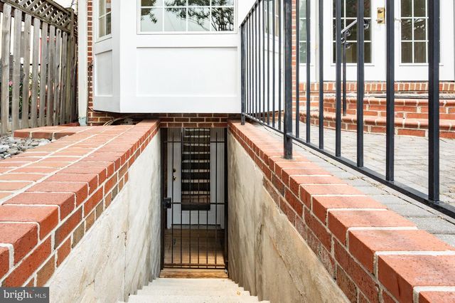 221 E ST SE, Washington, DC 20003