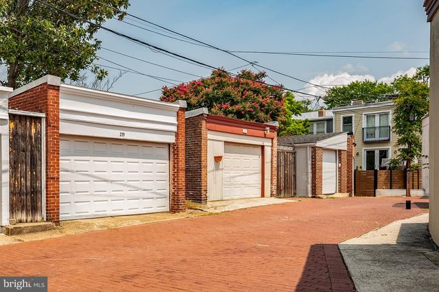 221 E ST SE, Washington, DC 20003