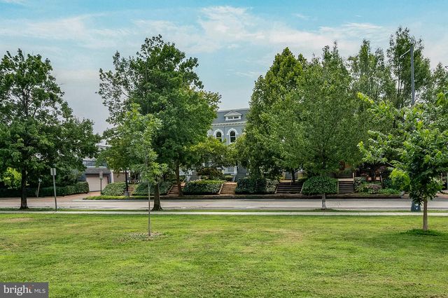 221 E ST SE, Washington, DC 20003