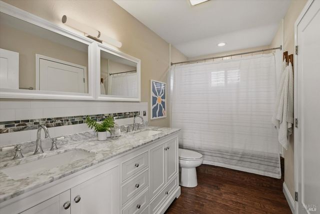 12521 Lakeshore Dr, Clearlake, CA 95422