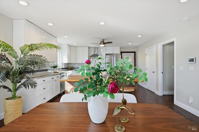 12521 Lakeshore Dr, Clearlake, CA 95422