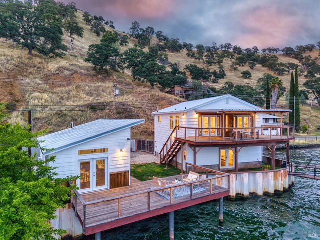 12521 Lakeshore Dr, Clearlake, CA 95422