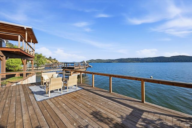 12521 Lakeshore Dr, Clearlake, CA 95422