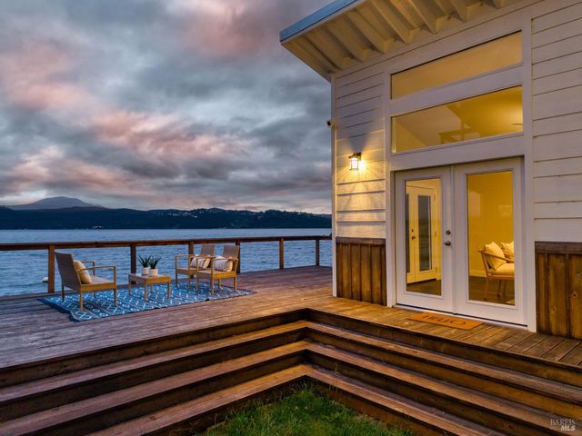 12521 Lakeshore Dr, Clearlake, CA 95422
