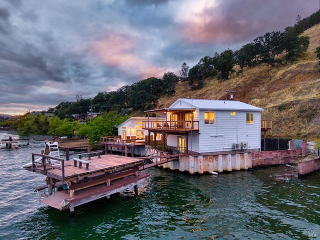 12521 Lakeshore Dr, Clearlake, CA 95422