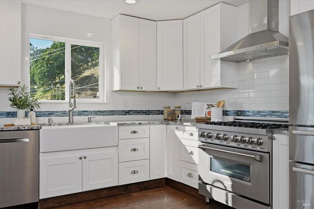 12521 Lakeshore Dr, Clearlake, CA 95422