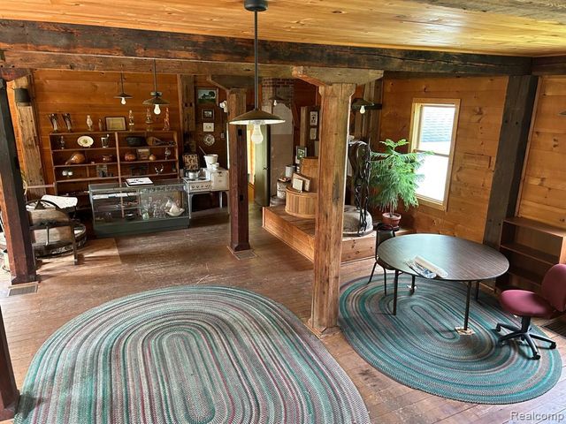 10470 N Rushton Road, South Lyon, MI 48178