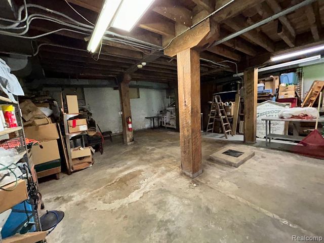 10470 N Rushton Road, South Lyon, MI 48178