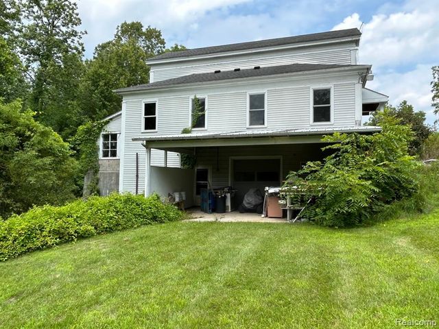 10470 N Rushton Road, South Lyon, MI 48178