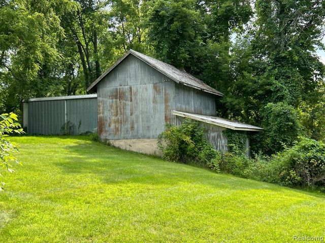 10470 N Rushton Road, South Lyon, MI 48178