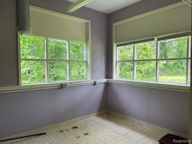 10470 N Rushton Road, South Lyon, MI 48178
