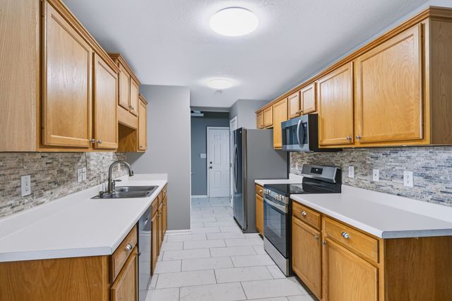 2862 Spring Meade Blvd, Columbia, TN 38401