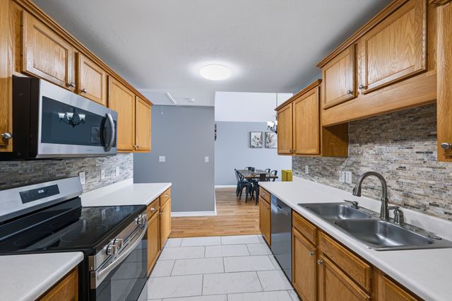 2862 Spring Meade Blvd, Columbia, TN 38401