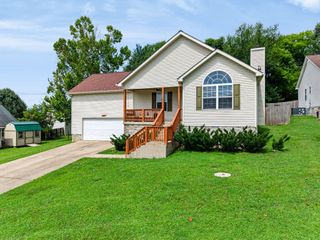 2862 Spring Meade Blvd, Columbia, TN 38401