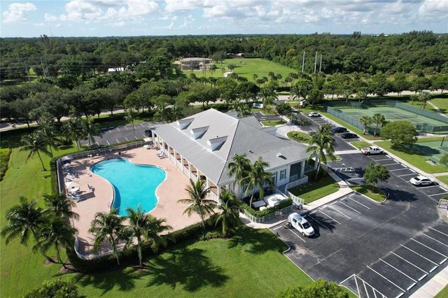236 Belle Grove Lane, Royal Palm Beach, FL 33411