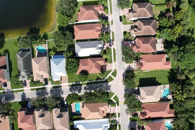 236 Belle Grove Lane, Royal Palm Beach, FL 33411