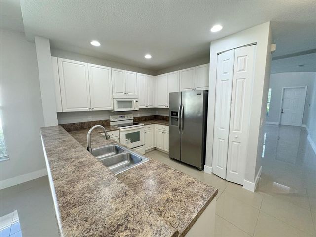 236 Belle Grove Lane, Royal Palm Beach, FL 33411