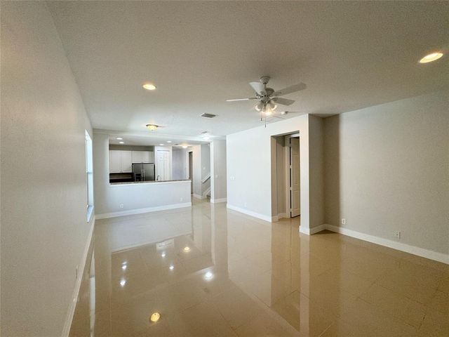 236 Belle Grove Lane, Royal Palm Beach, FL 33411