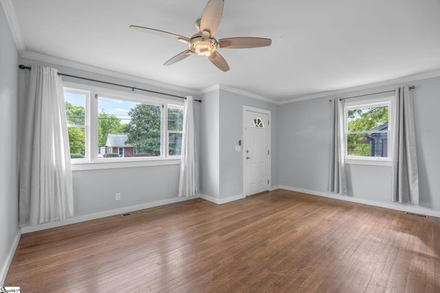 6 Pleasant Ridge Avenue, Greenville, SC 29605