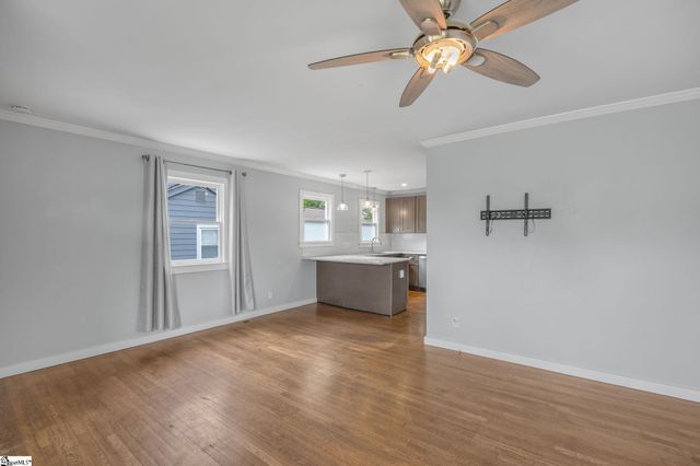 6 Pleasant Ridge Avenue, Greenville, SC 29605