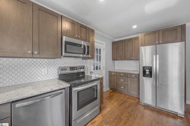 6 Pleasant Ridge Avenue, Greenville, SC 29605