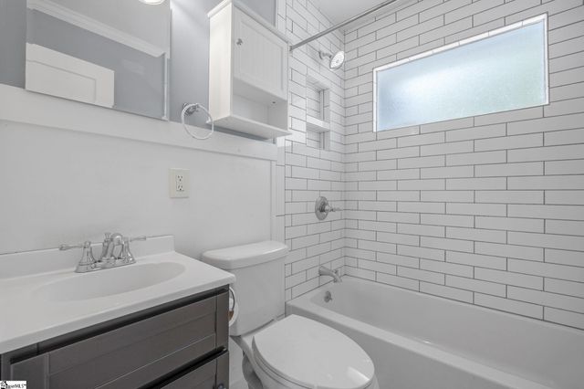 6 Pleasant Ridge Avenue, Greenville, SC 29605