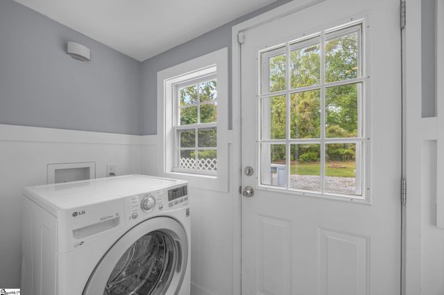 6 Pleasant Ridge Avenue, Greenville, SC 29605