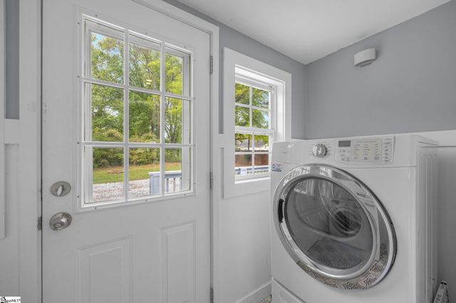 6 Pleasant Ridge Avenue, Greenville, SC 29605